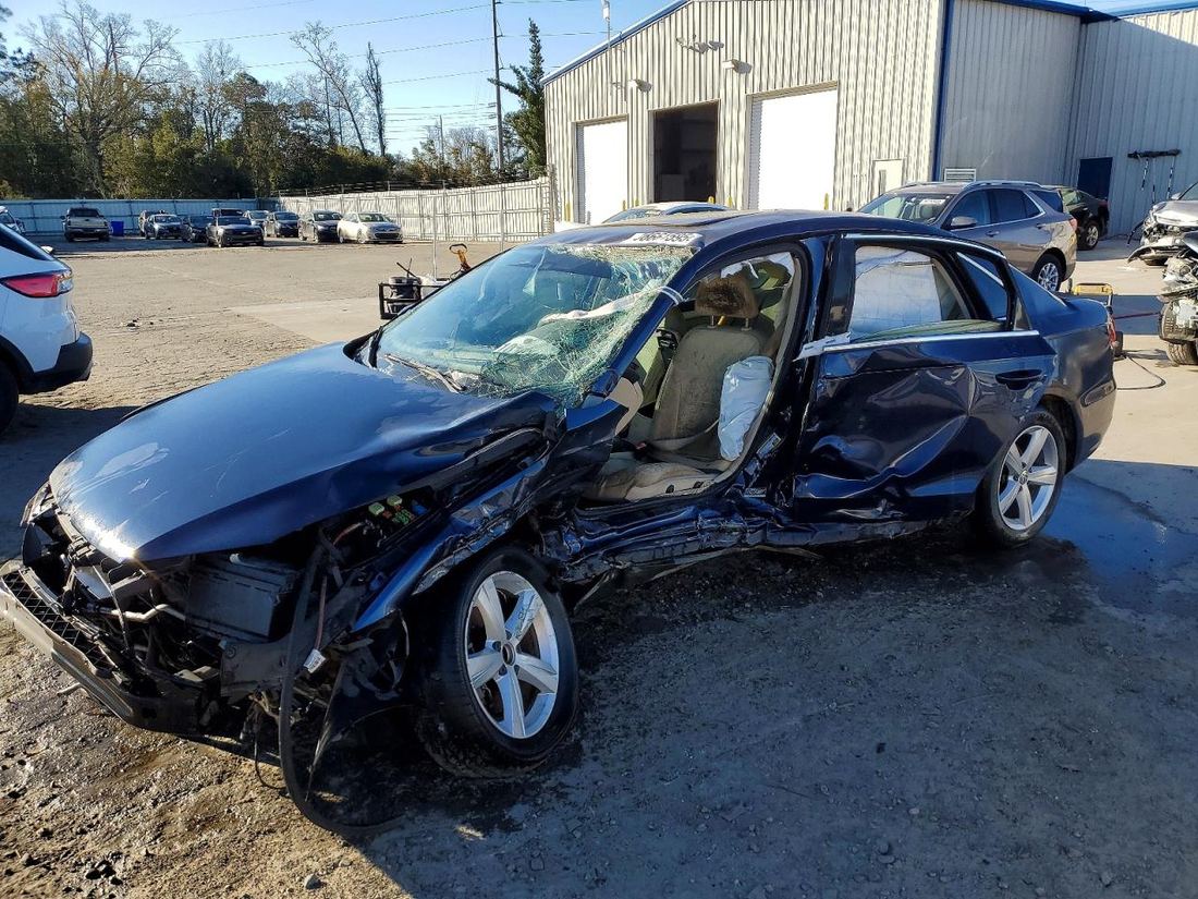 2013 VOLKSWAGEN PASSAT