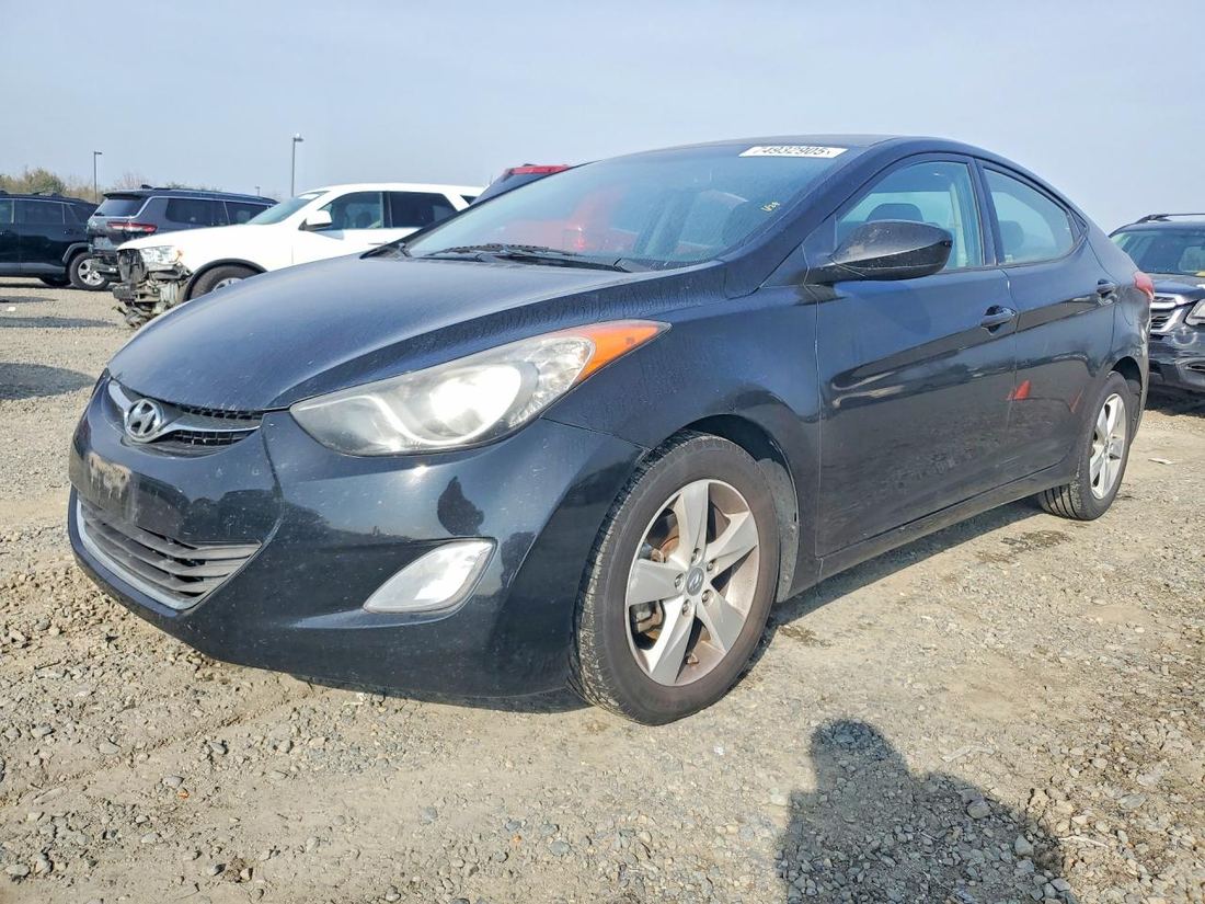 2013 HYUNDAI ELANTRA