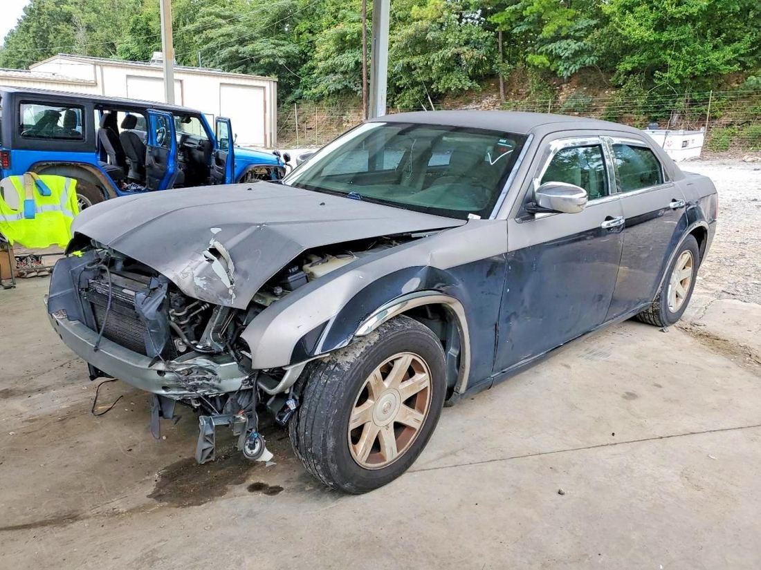 2005 CHRYSLER 300
