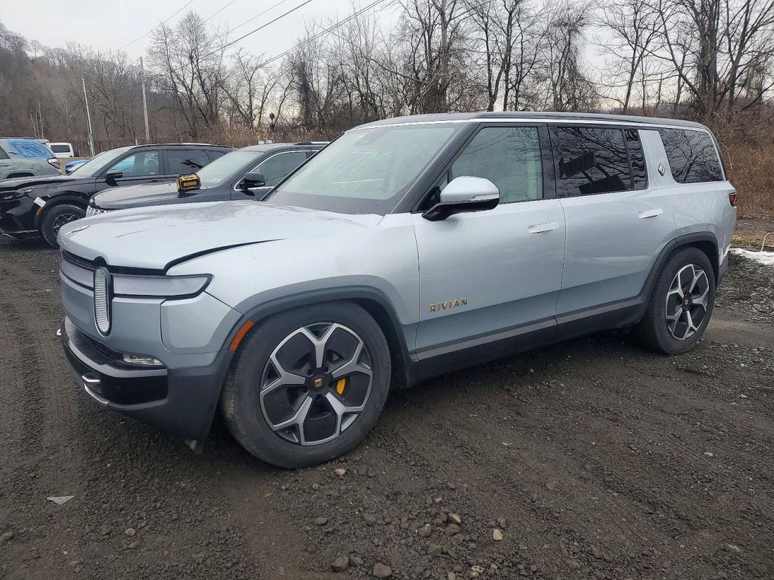 2023 RIVIAN R1S