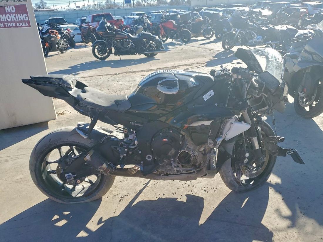 2024 YAMAHA YZFR1