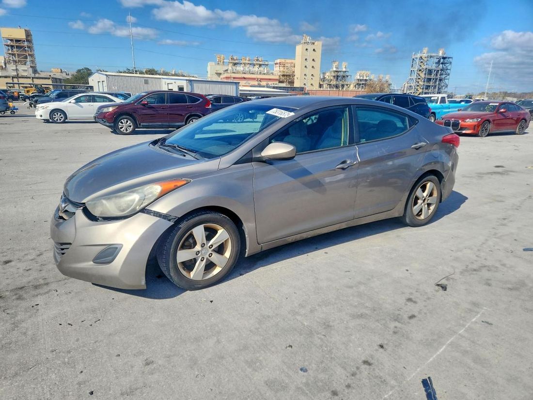 2013 HYUNDAI ELANTRA