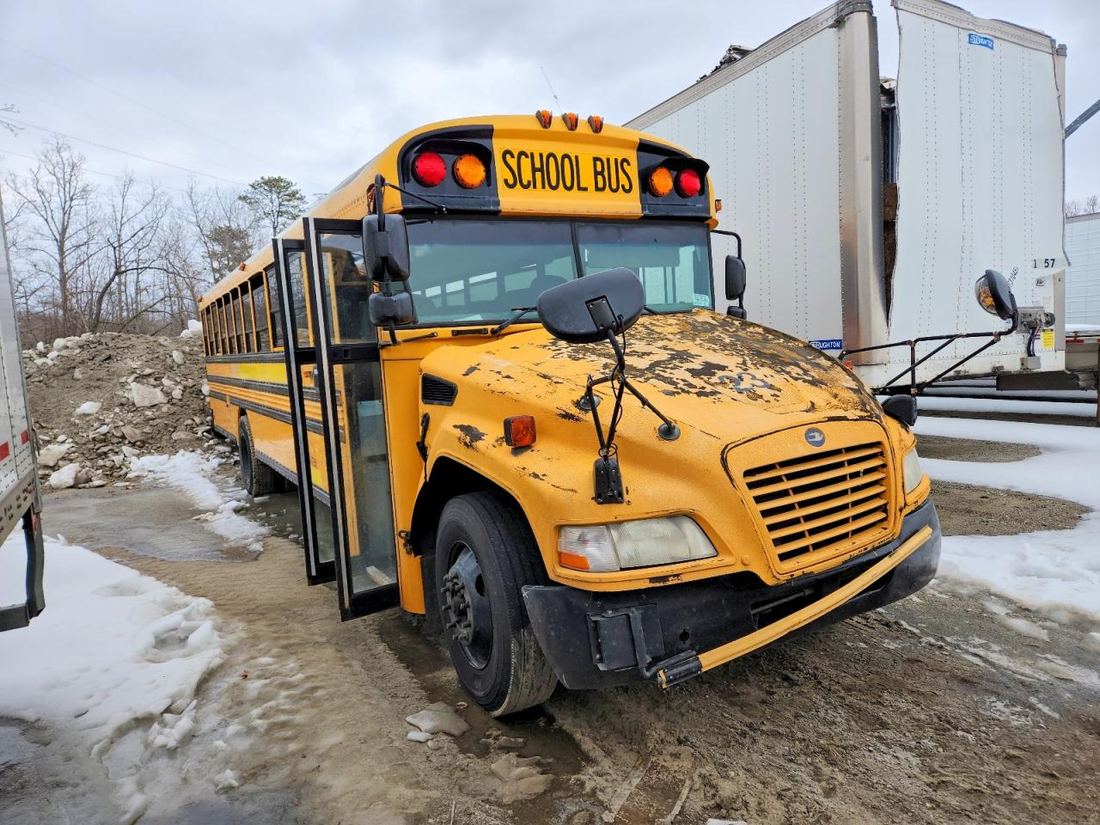 2013 BLUB SCHOOL BUS