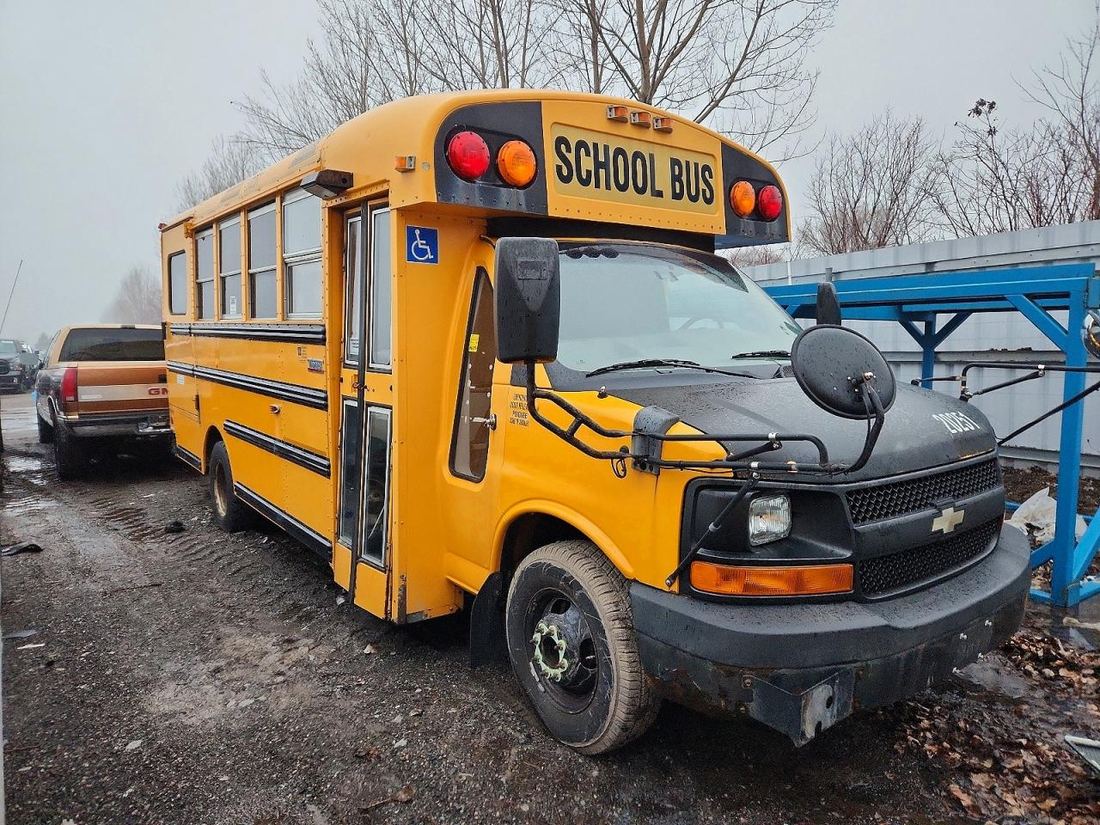 2010 CHEVROLET MINOTOUR G4500