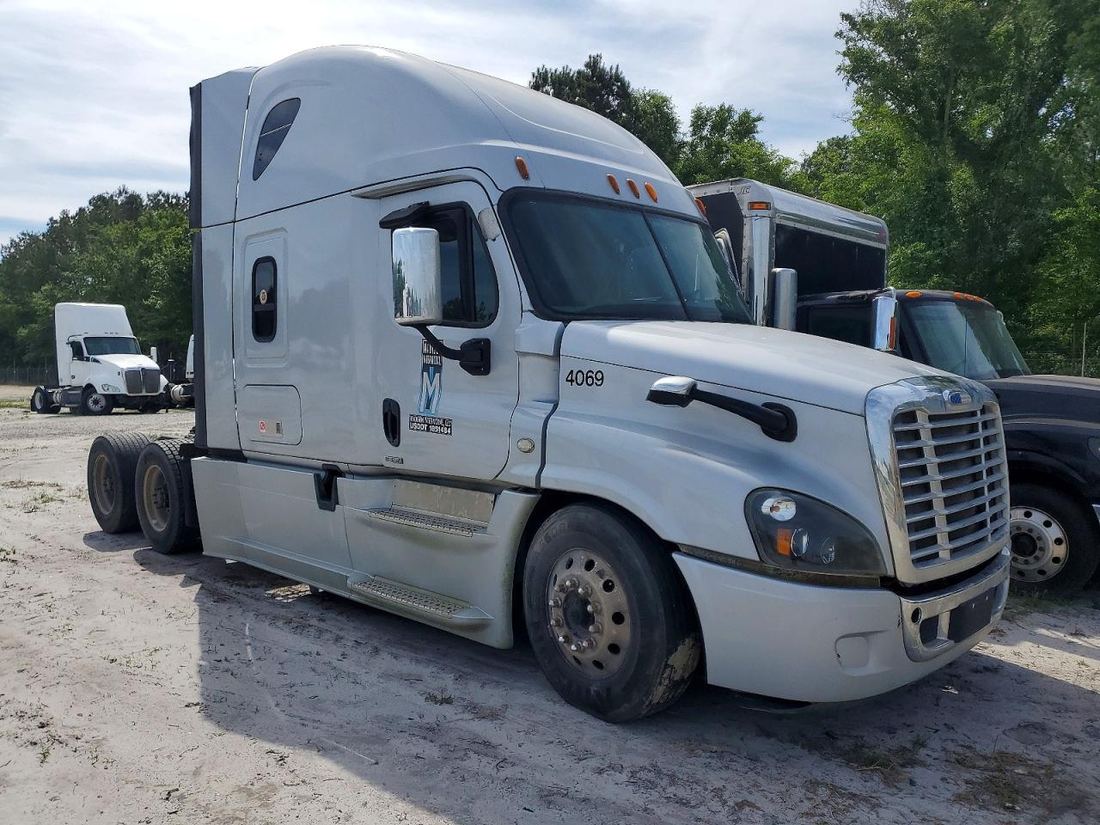 2016 FREIGLINER CASCADIA 125