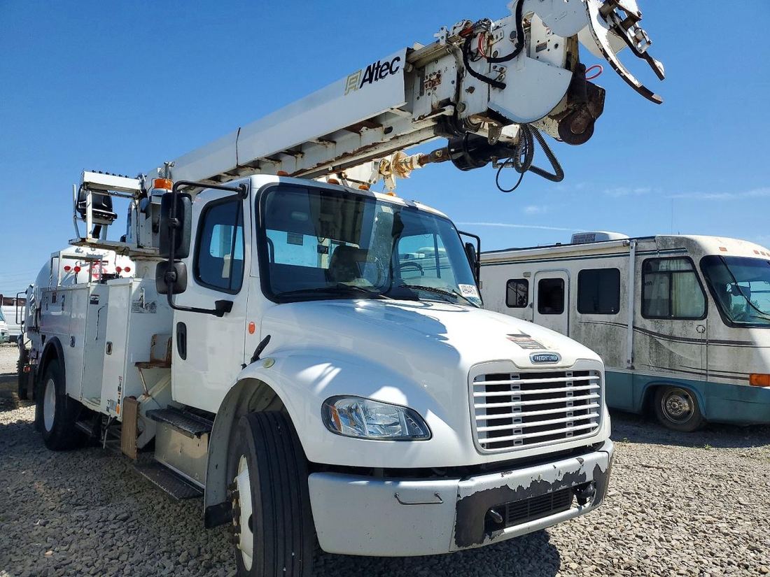 2015 FREIGHTLINER M2
