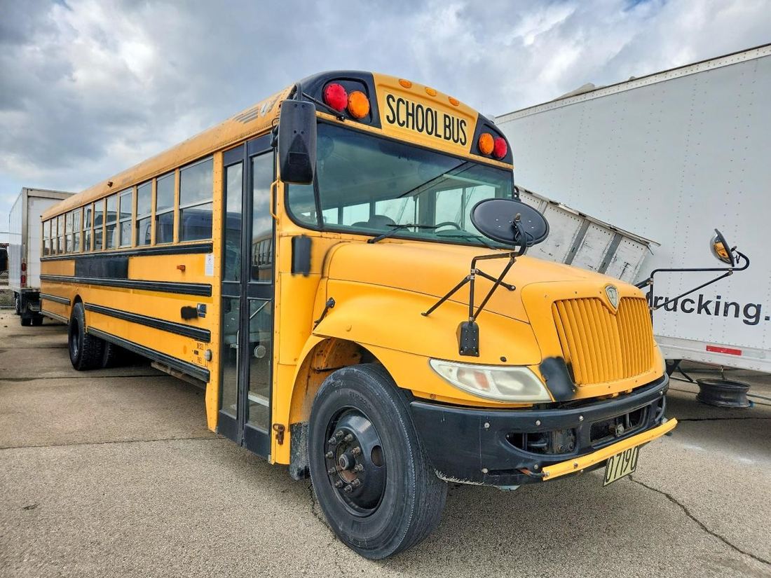 2011 IC CORPORATION 3000