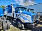 2010 MACK 800