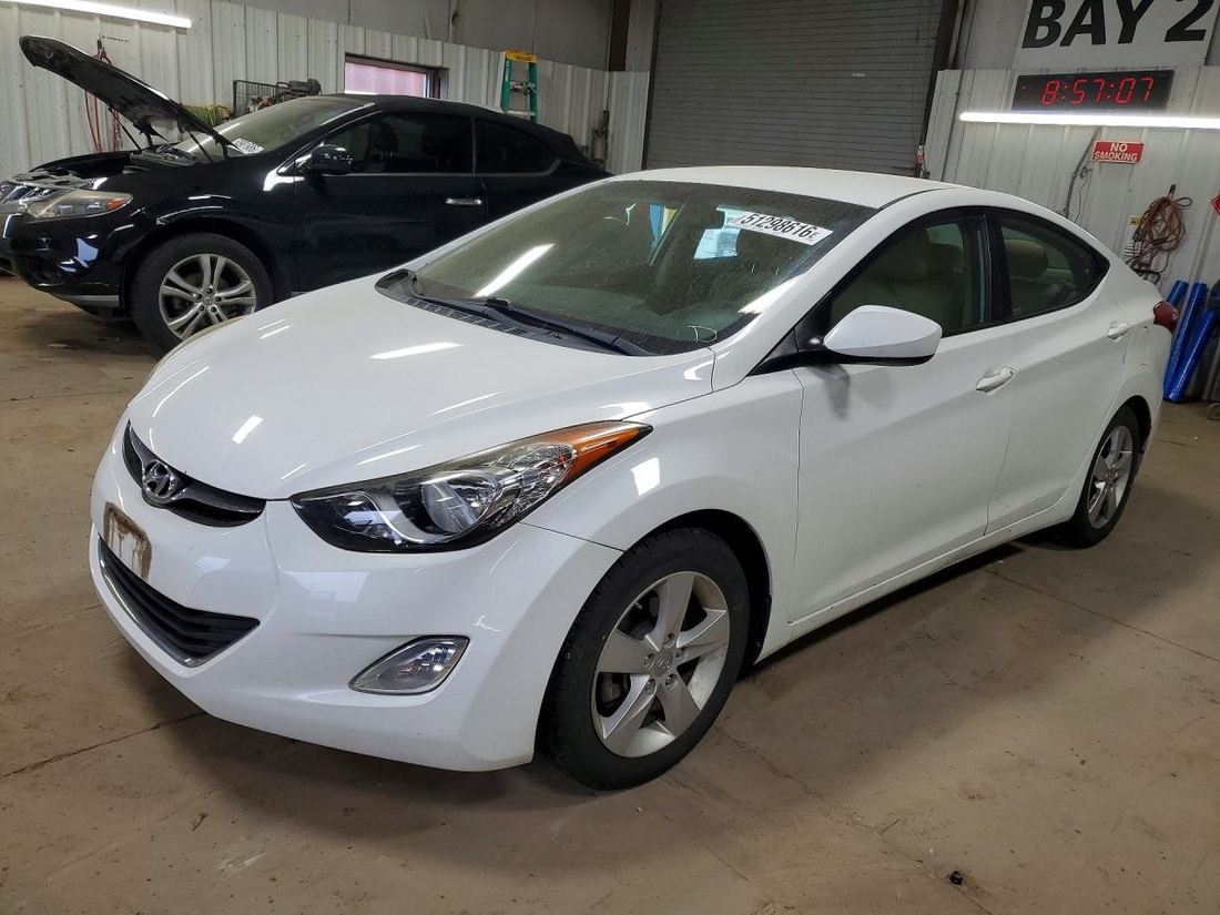 2013 HYUNDAI ELANTRA