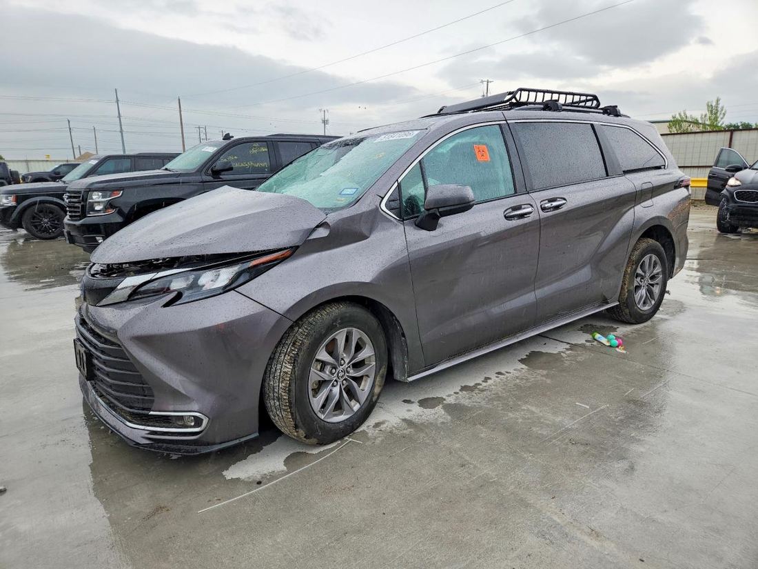 2024 TOYOTA SIENNA