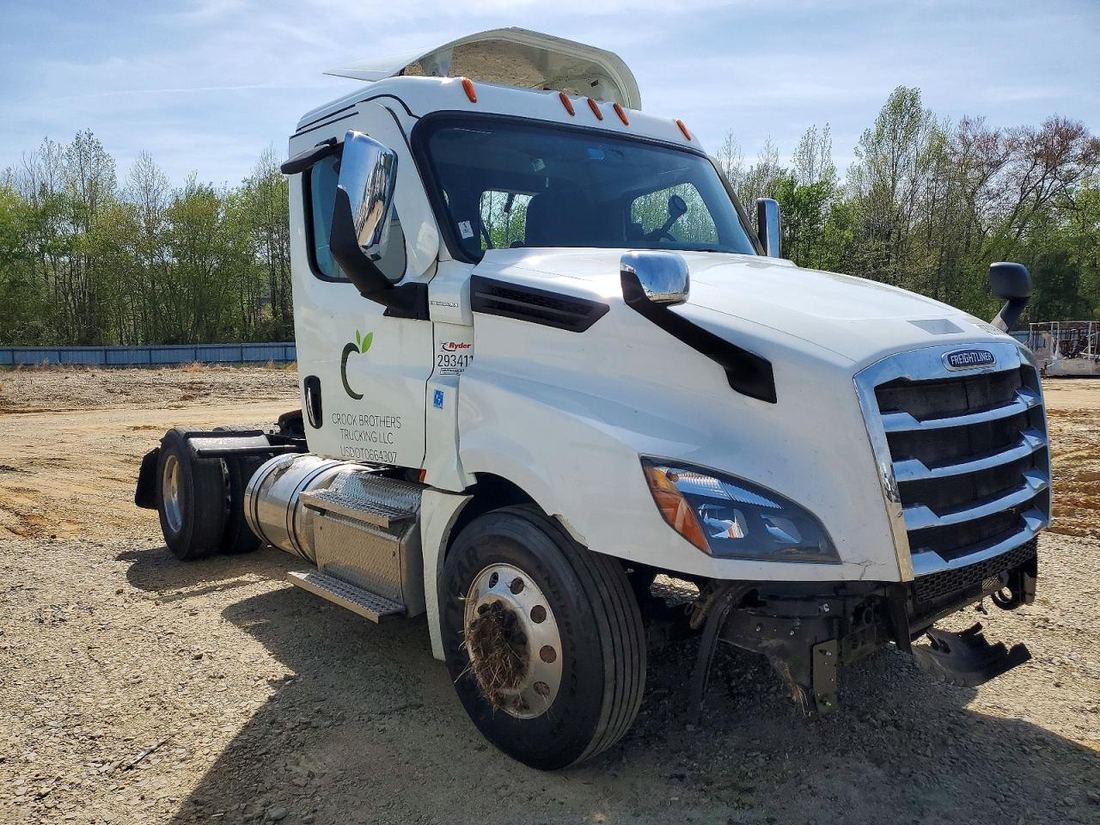 2021 FREIGHTLINER CASCADIA 126