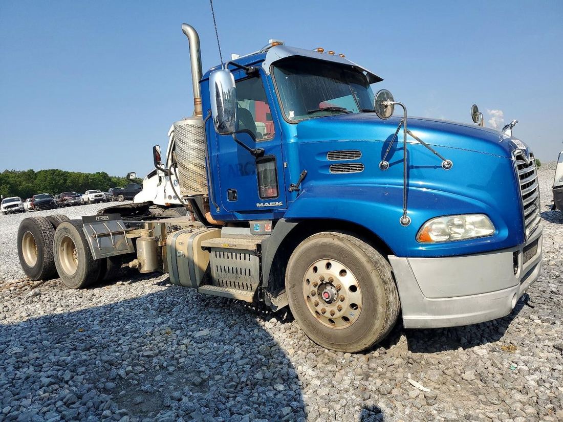 2016 MACK CXU613