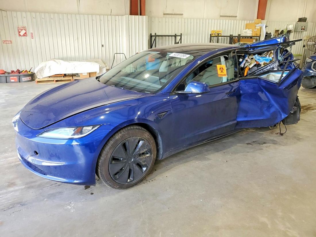 2026 TESLA MODEL 3