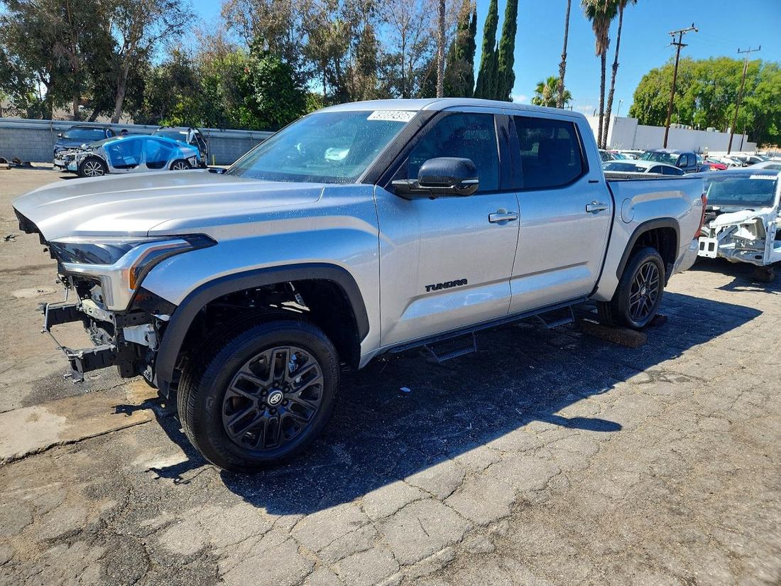 2025 TOYOTA TUNDRA