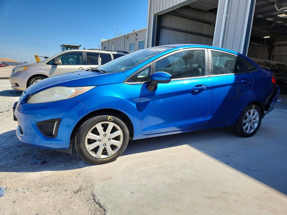 2011 FORD FIESTA
