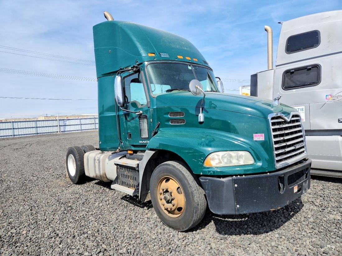 2016 MACK 600