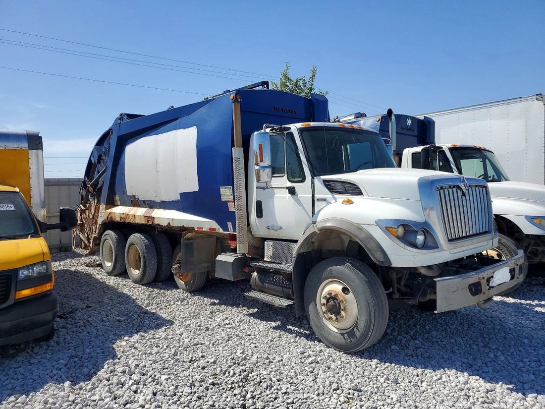 2011 INTERNATIONAL 7000