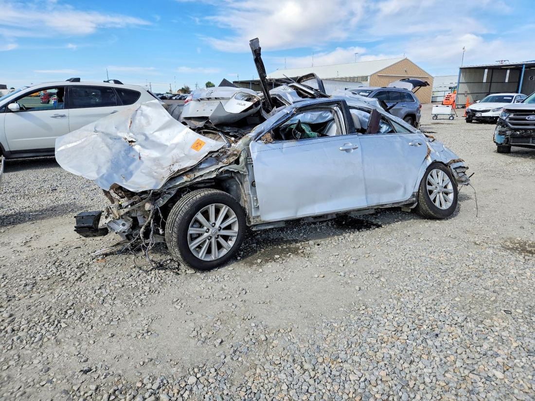 2014 TOYOTA CAMRY