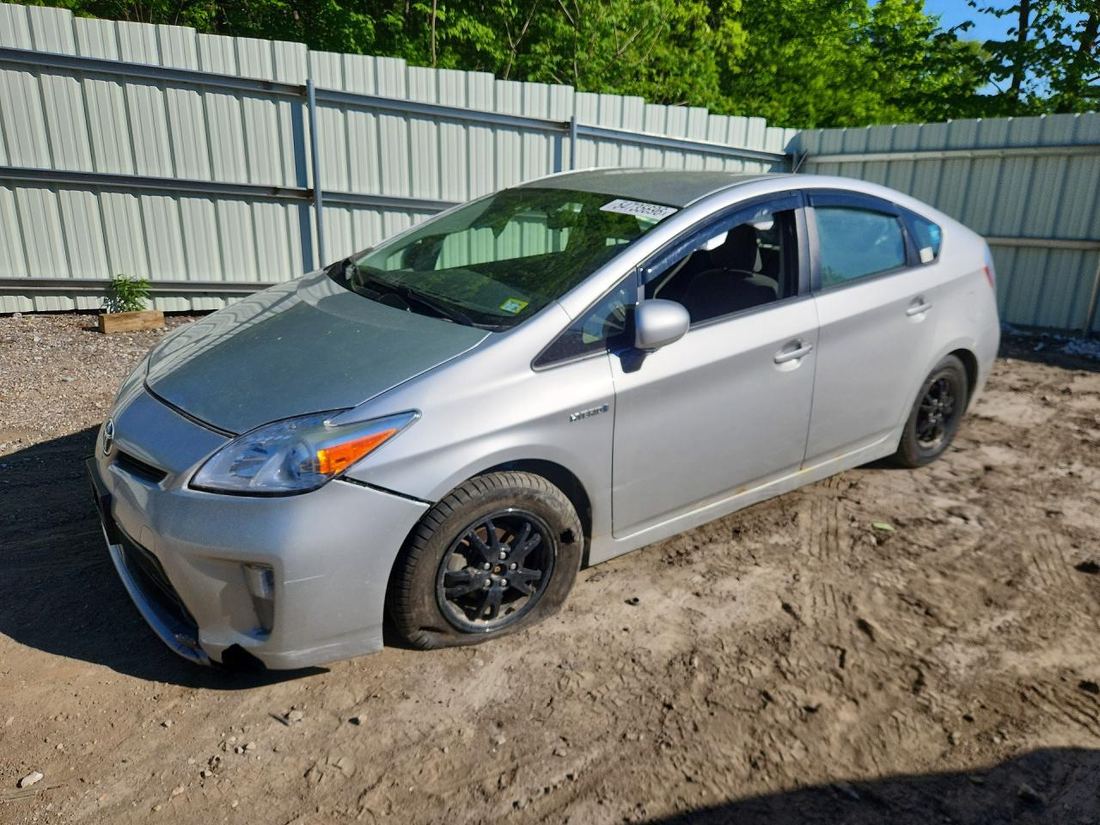 2015 TOYOTA PRIUS