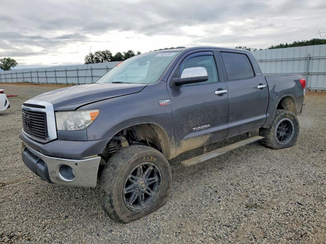 2013 TOYOTA TUNDRA