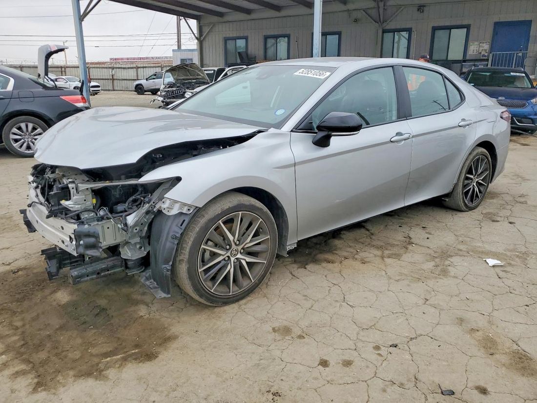 2024 TOYOTA CAMRY