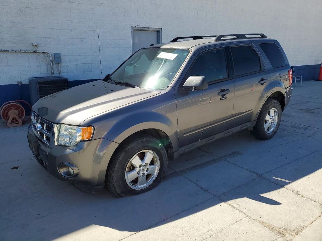 2010 FORD ESCAPE