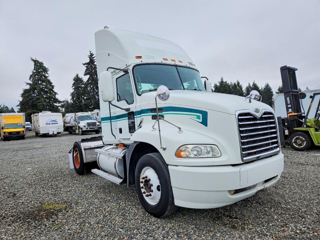 2007 MACK 600
