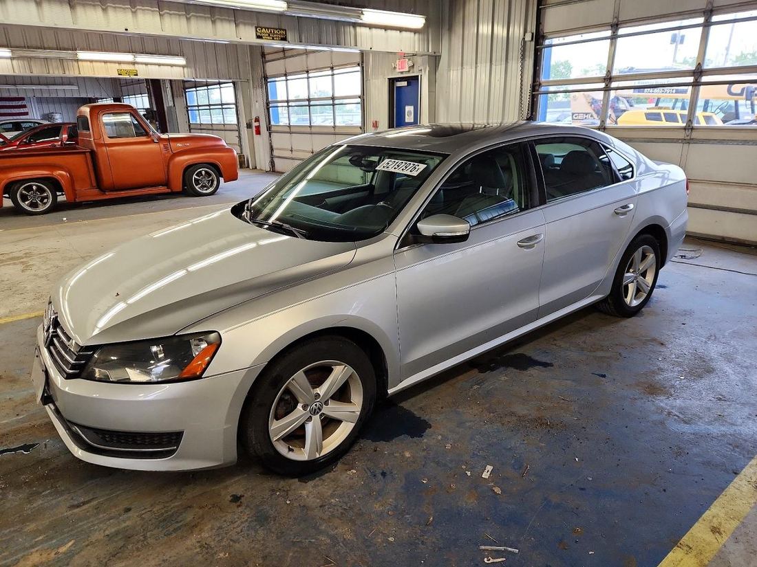 2013 VOLKSWAGEN PASSAT