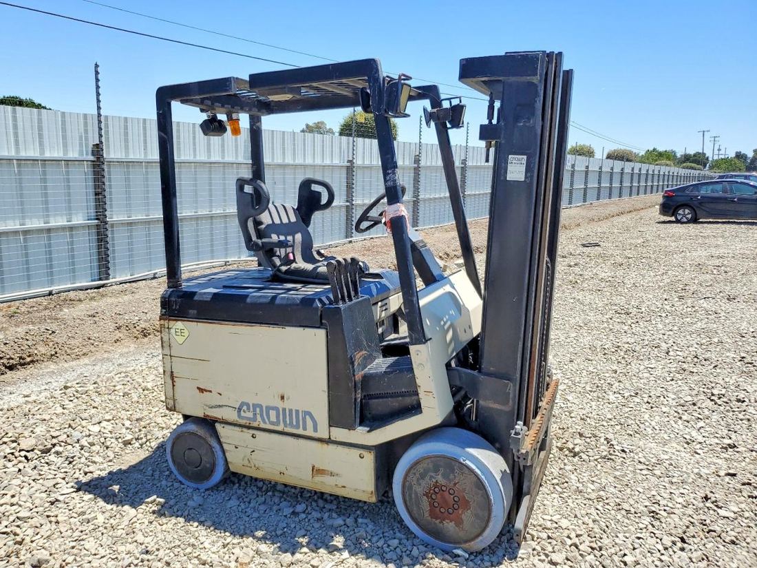 2000 CROWN FORKLIFT
