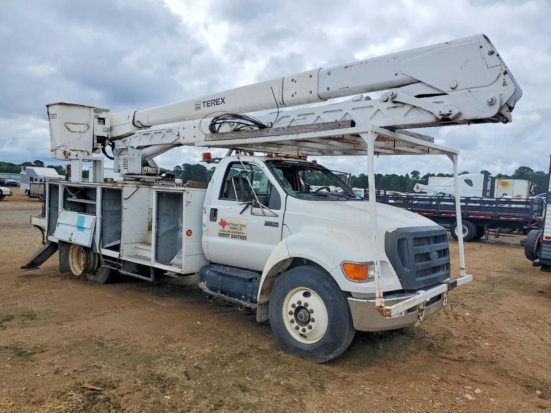 2007 FORD F750