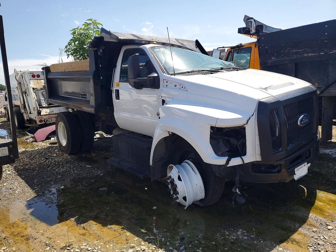 2025 FORD F750