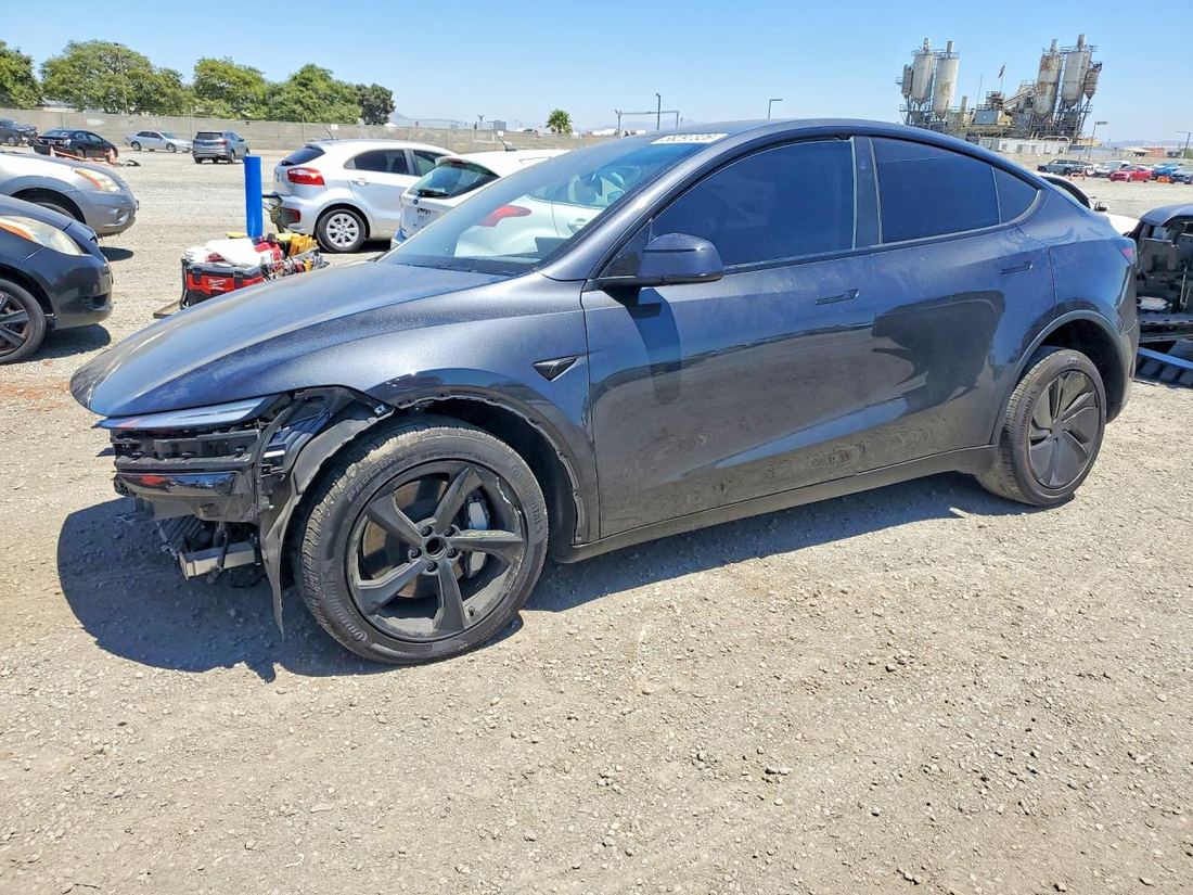 2026 TESLA MODEL Y