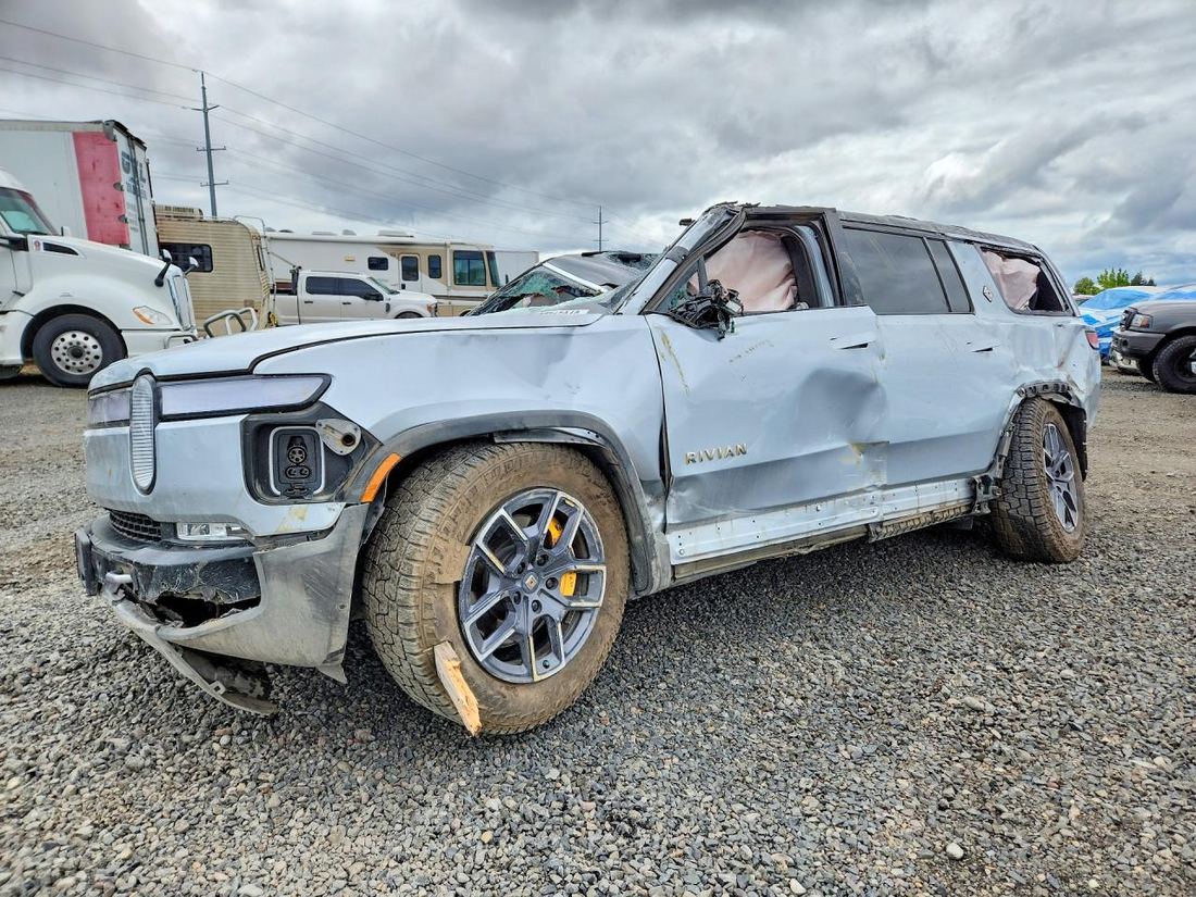 2023 RIVIAN R1S