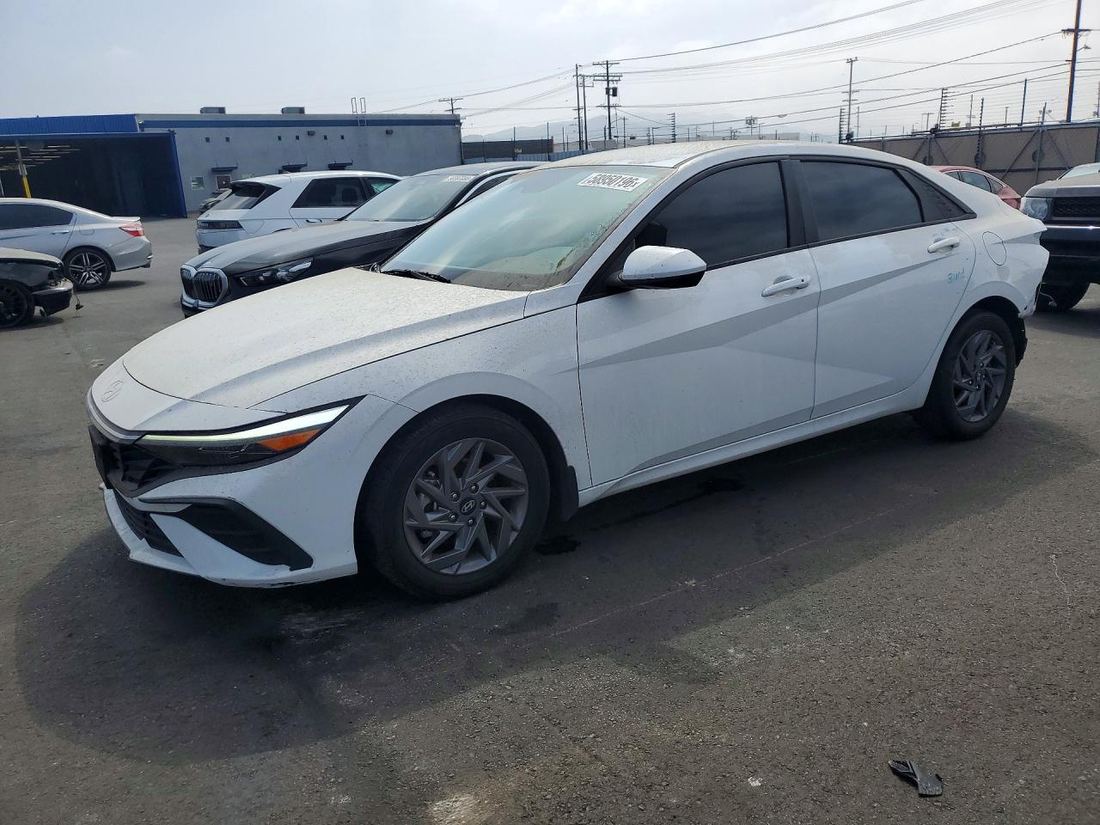 2024 HYUNDAI ELANTRA