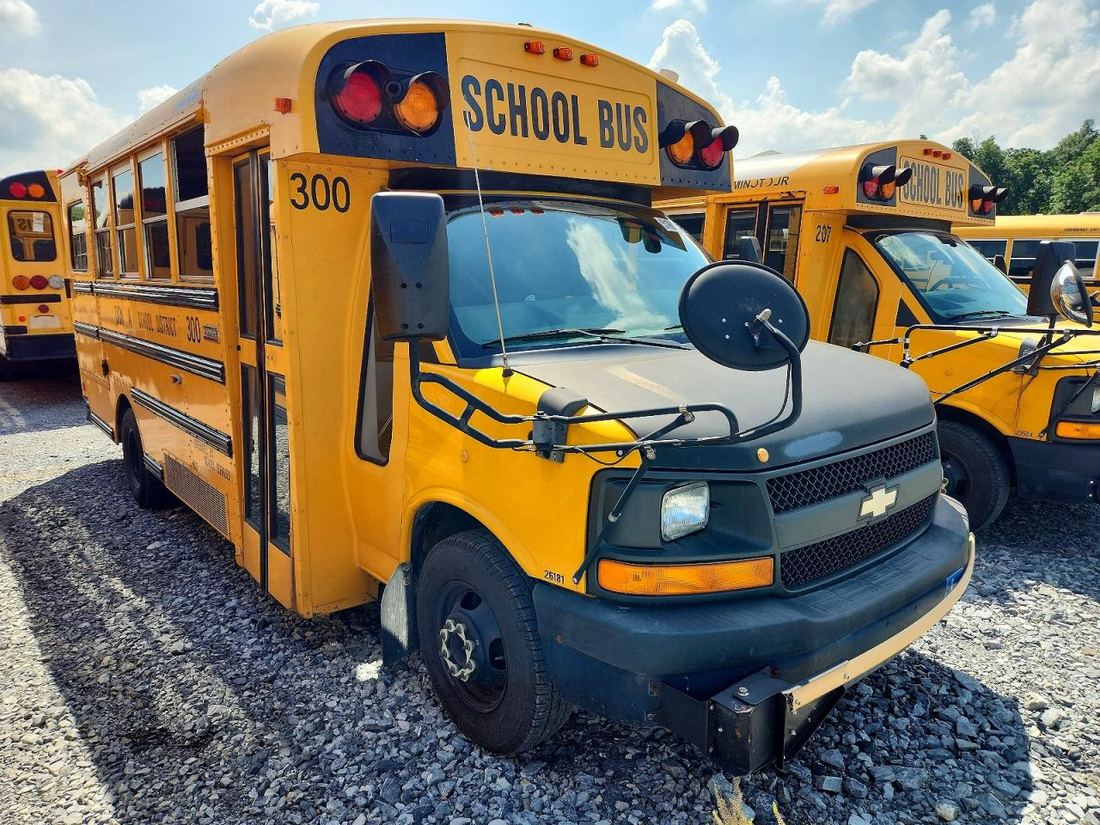 2010 CHEVROLET BUS