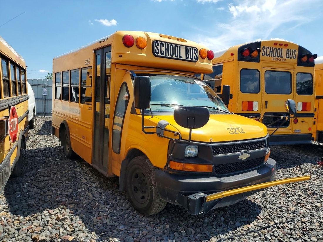2011 CHEV BUS