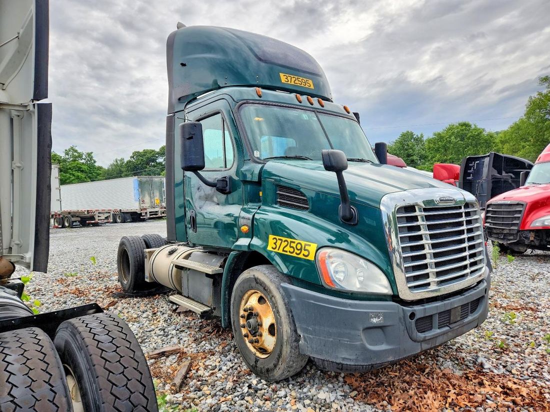 2018 FREIGHTLINER CASCADIA 113