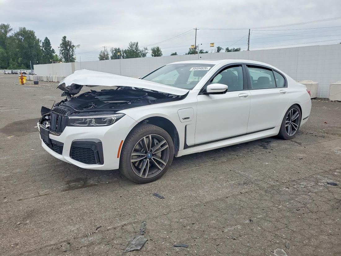2022 BMW 745XE