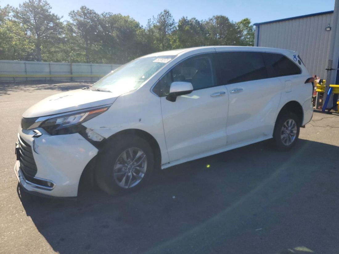 2021 TOYOTA SIENNA