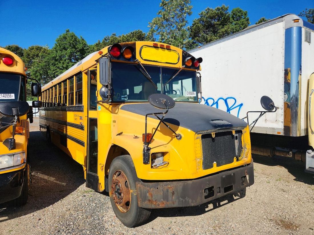 2005 THOMAS BUS