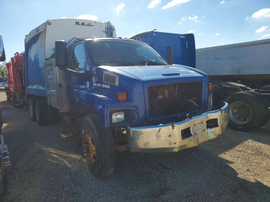 2004 CHEVROLET C8500