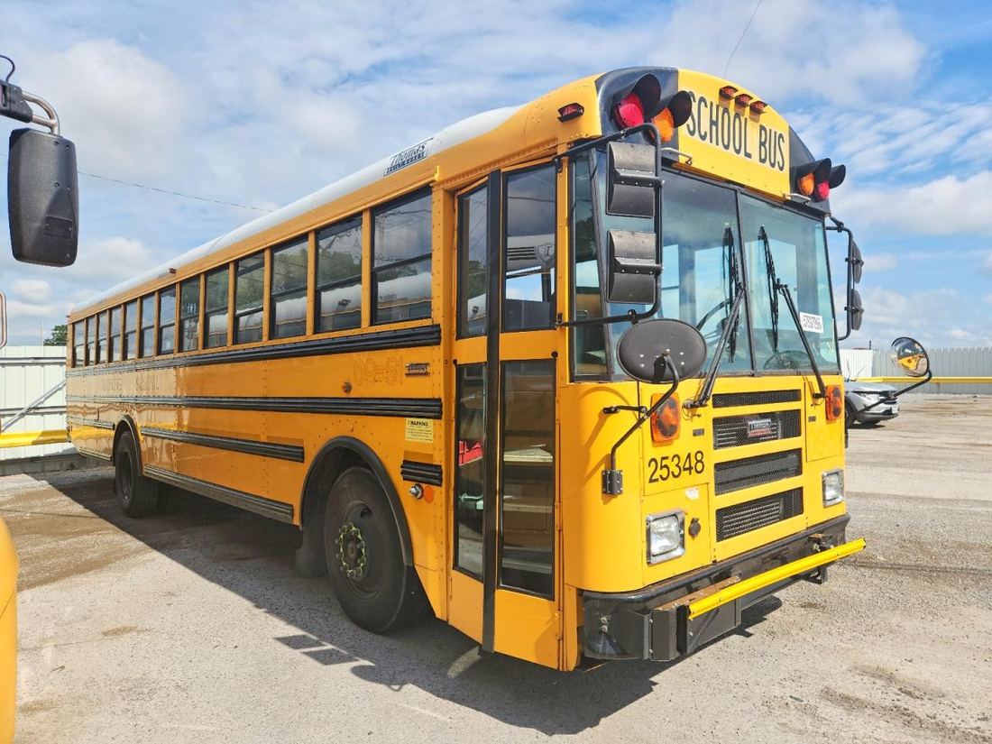 2010 THOMAS SAF-T-LINER C2