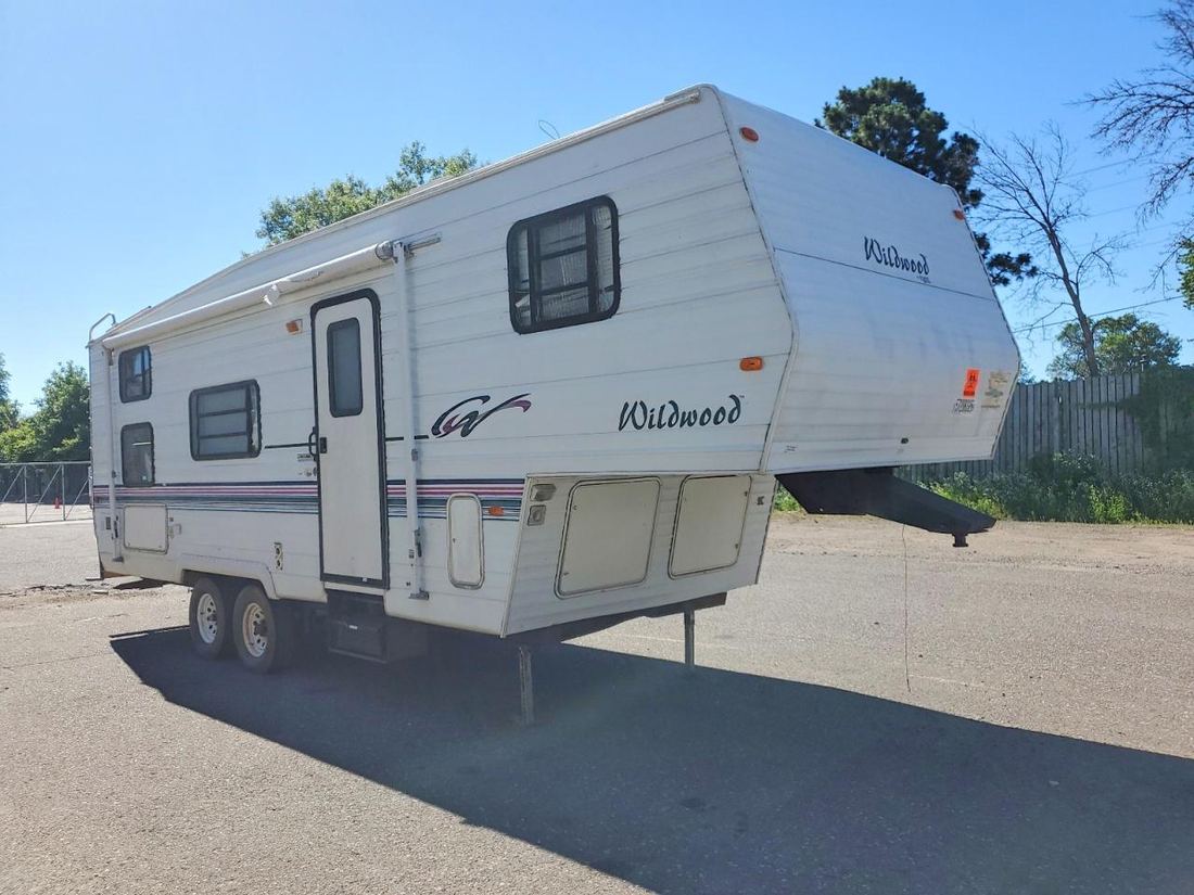 2001 WILDERNESS TRAILERS