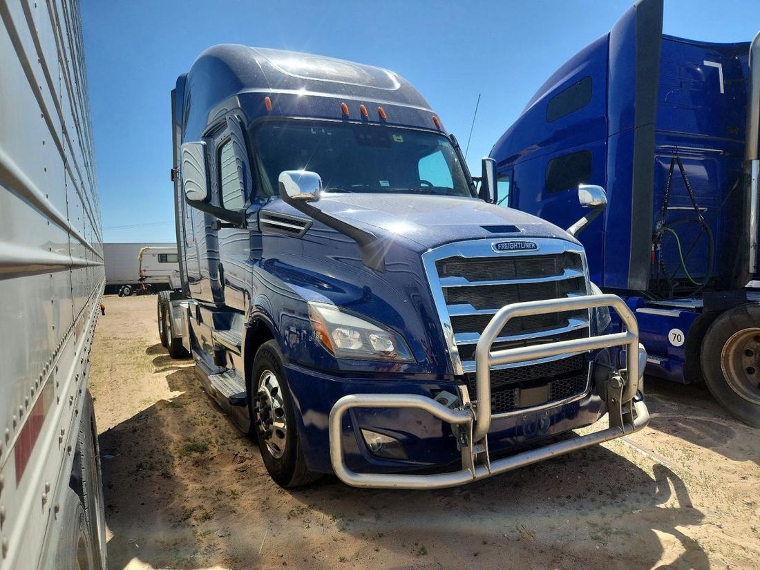 2021 FREIGHTLINER CASCADIA 126