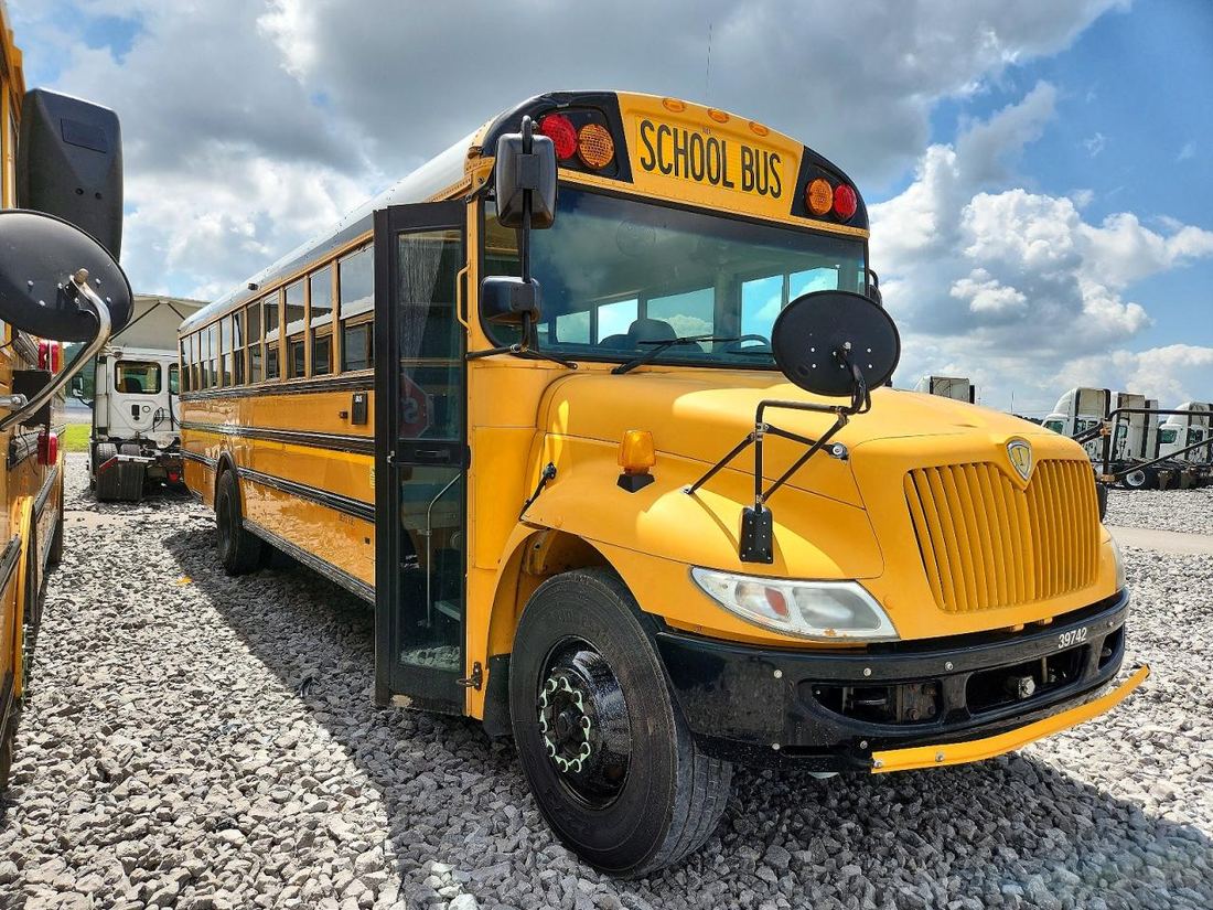 2014 IC CORPORATION 3000
