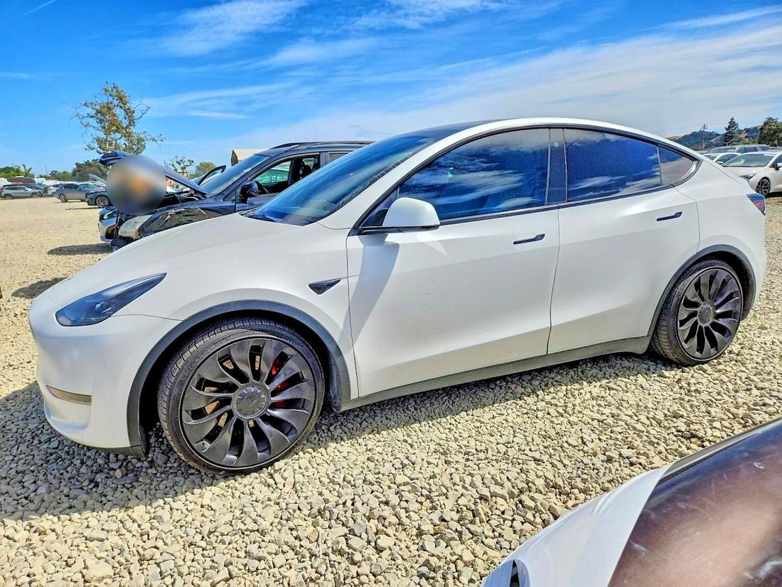 2022 TESLA MODEL Y