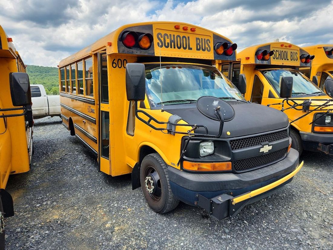 2010 CHEVROLET BUS
