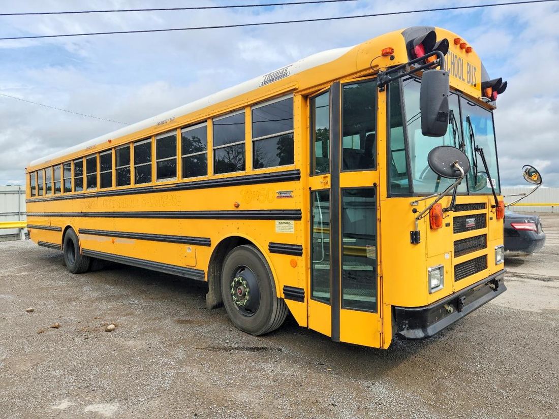 2011 THOMAS SAF-T-LINER C2