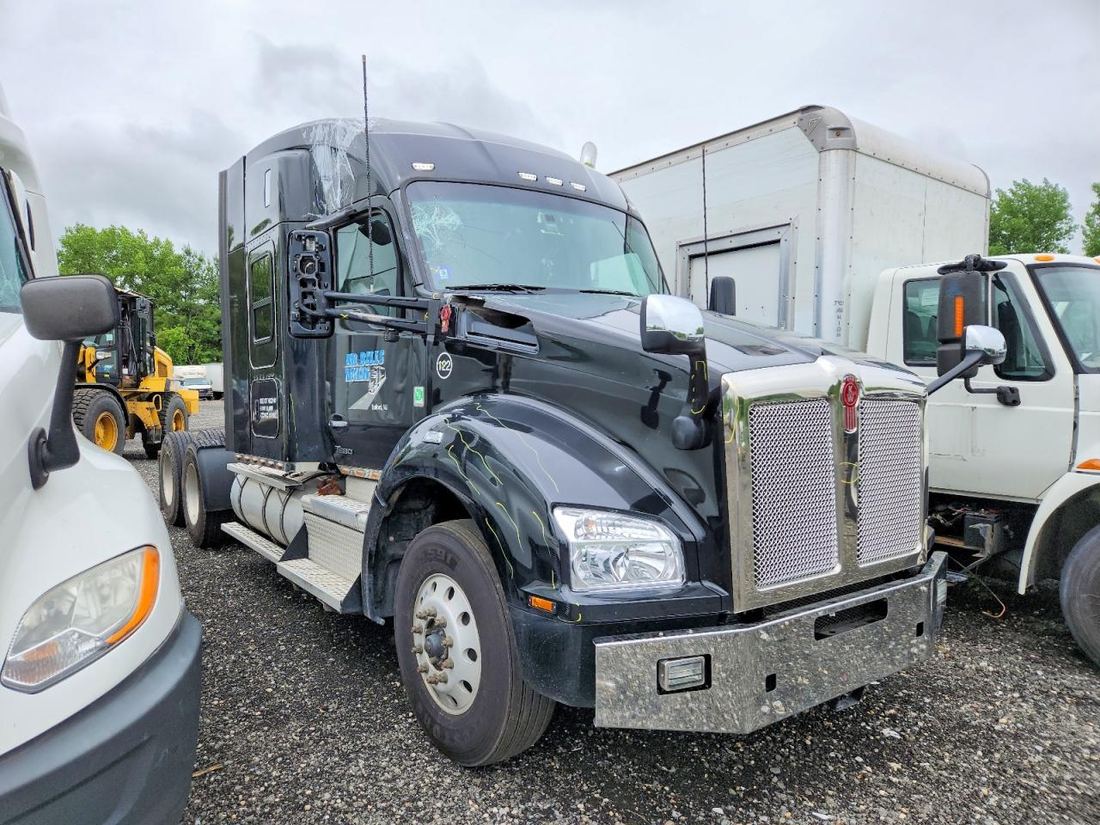 2022 KENWORTH T8 SERIES
