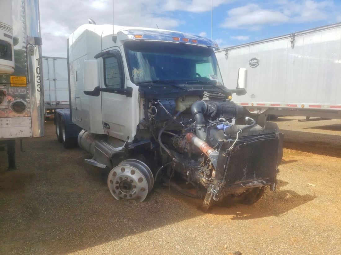 2022 PETERBILT TRACTOR 579
